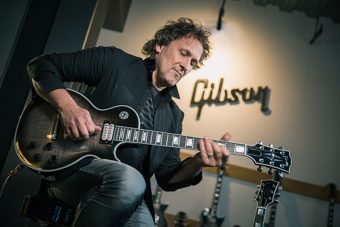 インタビュー:　デフレパードのヴィヴィアン・キャンベルが語るVivian Campbell Signature Gibson Les Paul Custom