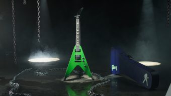 ギブソンから、メガデスのデイヴ・ムステインの最新シグネチャー・モデル『Dave Mustaine Flying V EXP Rust In Peace』が全世界限定数にて発売！