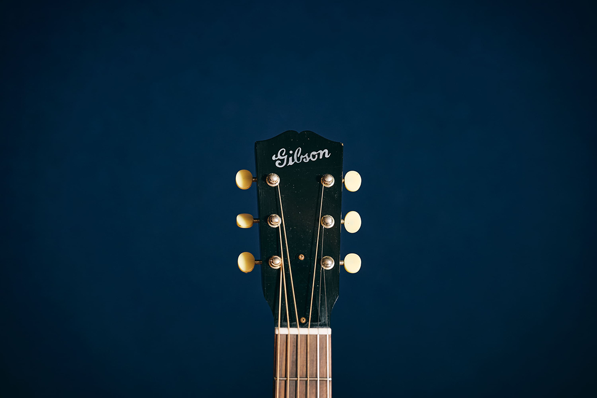 1933 L-00Light Aged Ebony