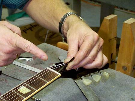Gibson Guitars - Basic Guitar Setup - Truss rod adjustment