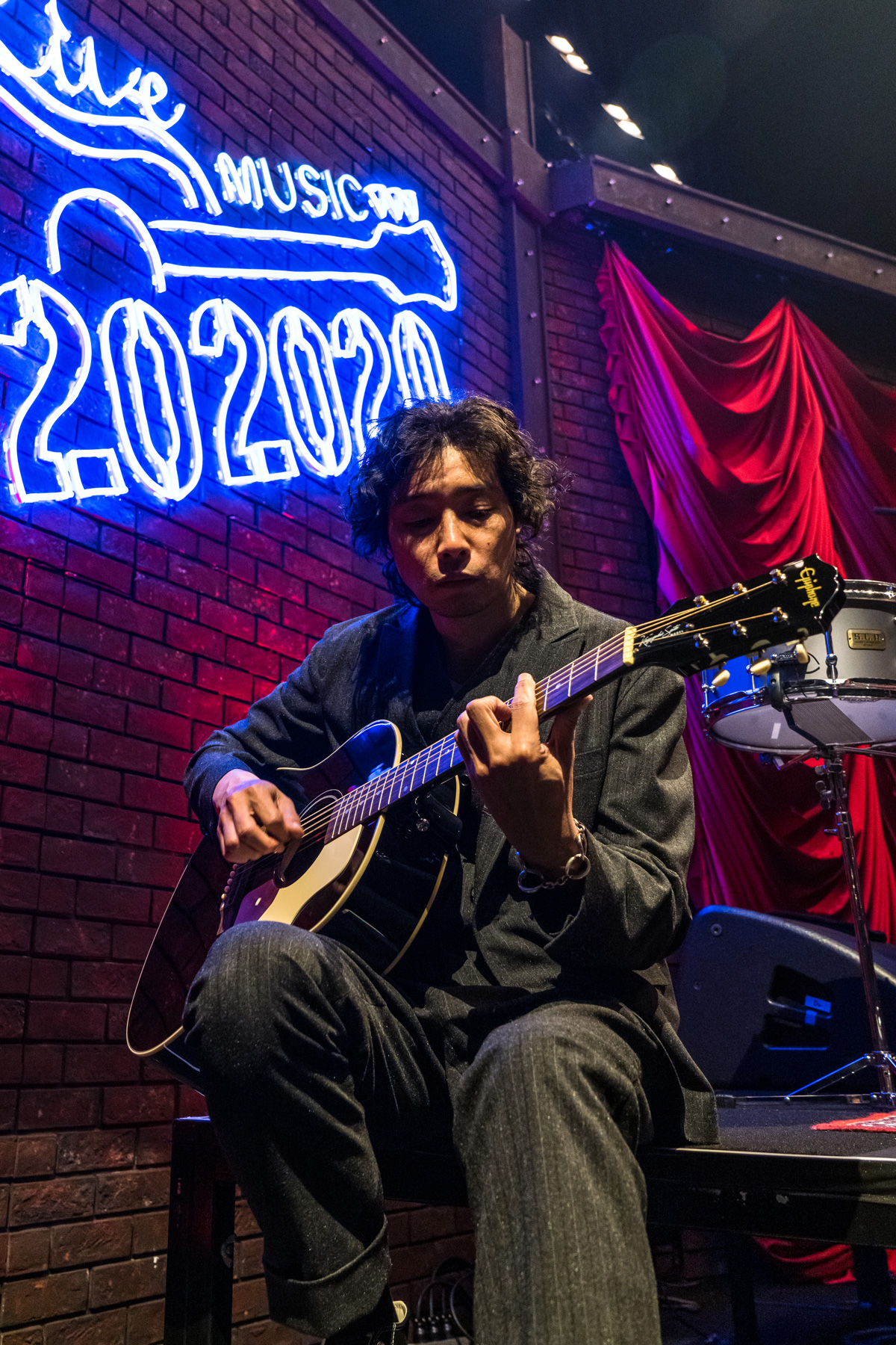 エピフォン初“斉藤和義”シグネチャー・モデル「Epiphone Kazuyoshi Saito J‐45 Outfit」がリリース