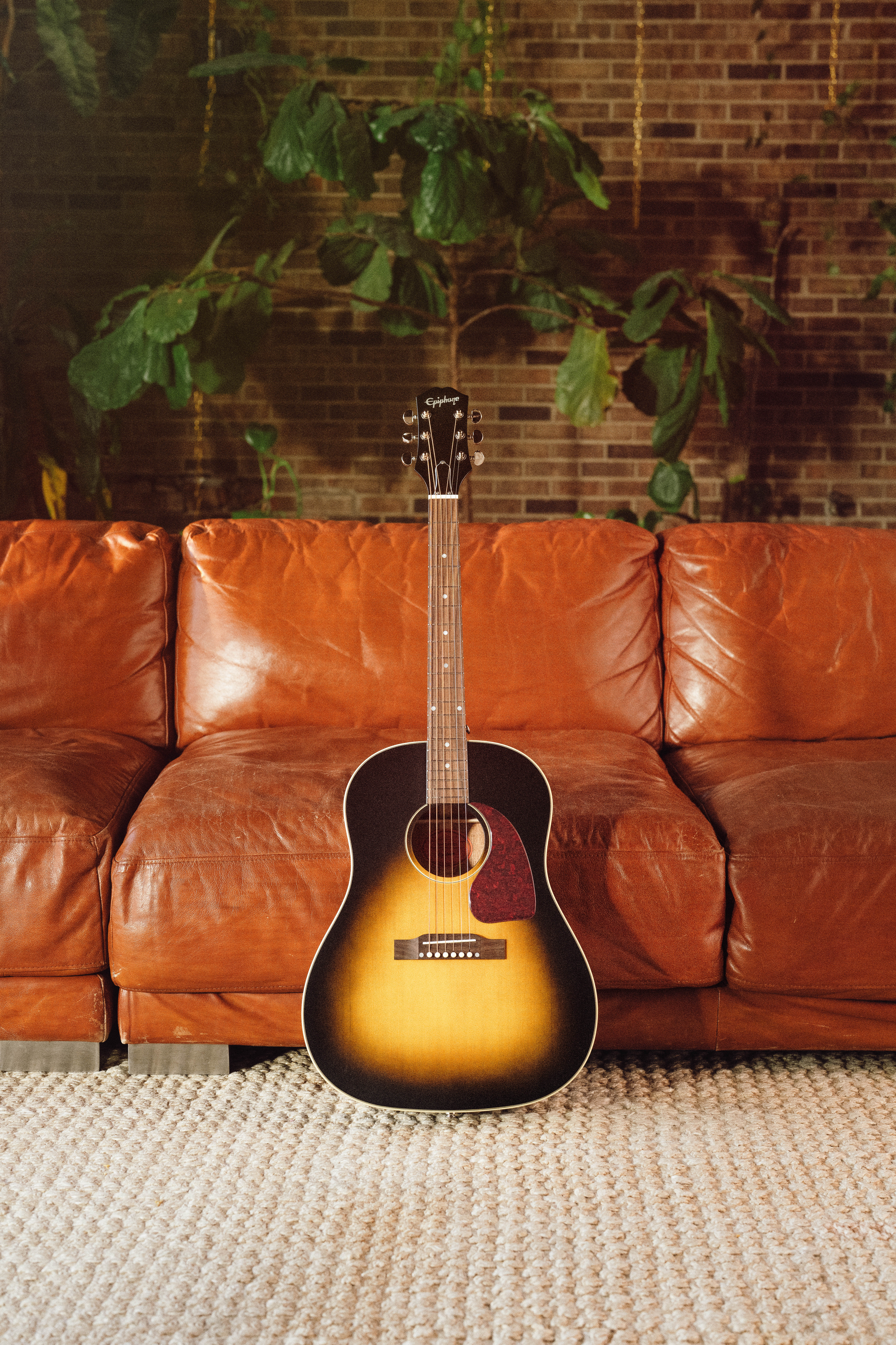 エピフォンから、アップグレードされた 『Inspired By Gibson